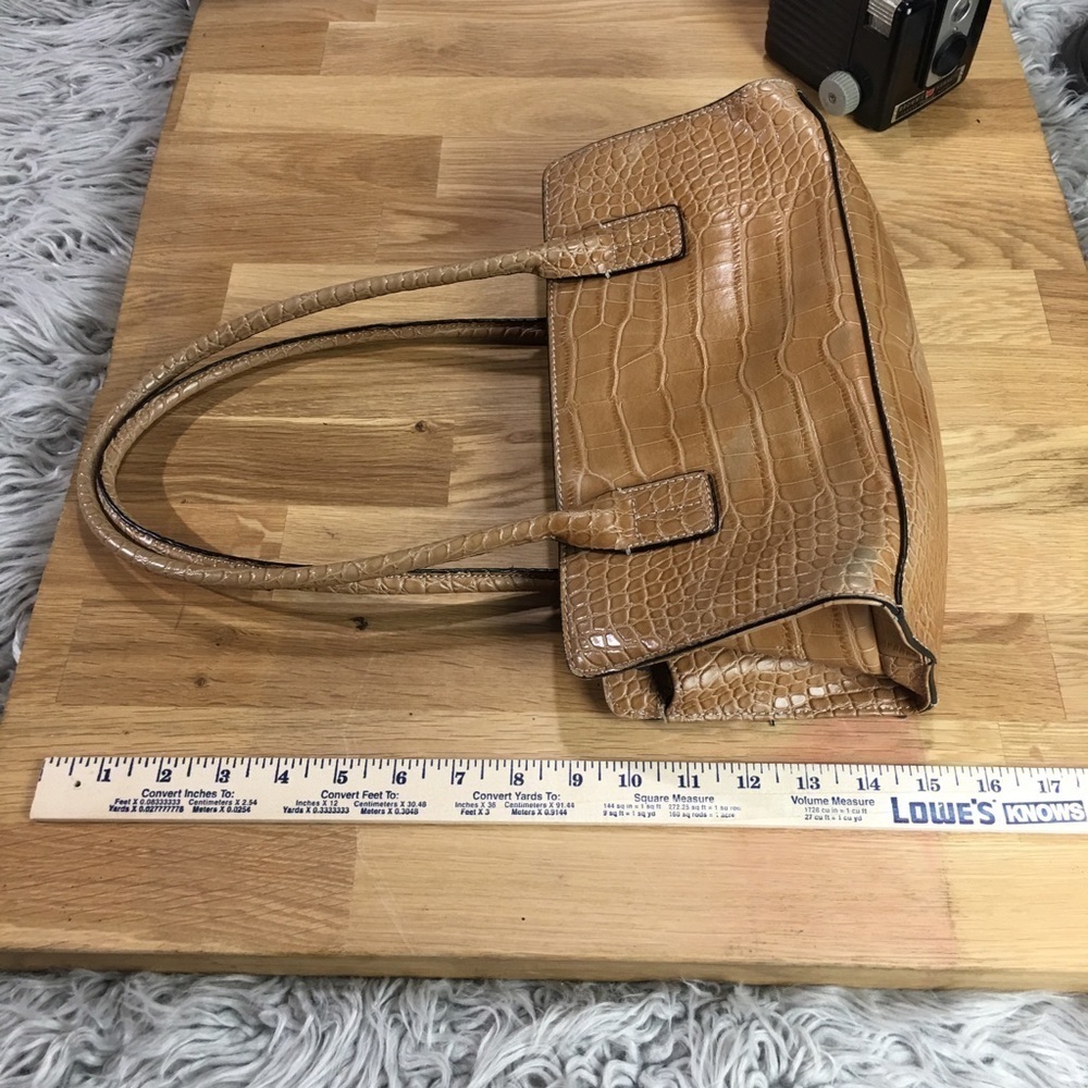 Tommy Hilfiger Cognac Croc Embossed Top Handle Shoulder Bag east/west - Picture 7 of 8